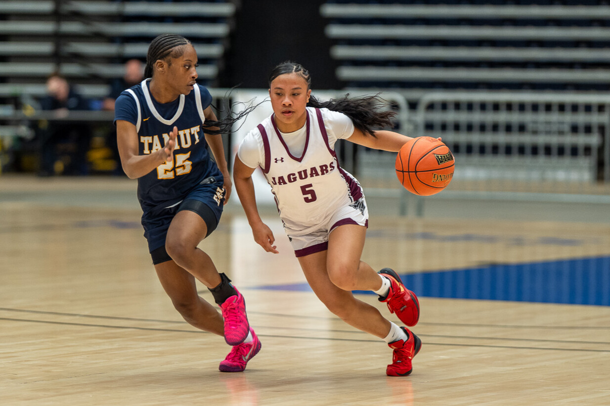 TAMUSA's Evelyn Lorenzo (5) and the Jaguars reached their first RRAC tournament title game. Photo: LSUA Media
